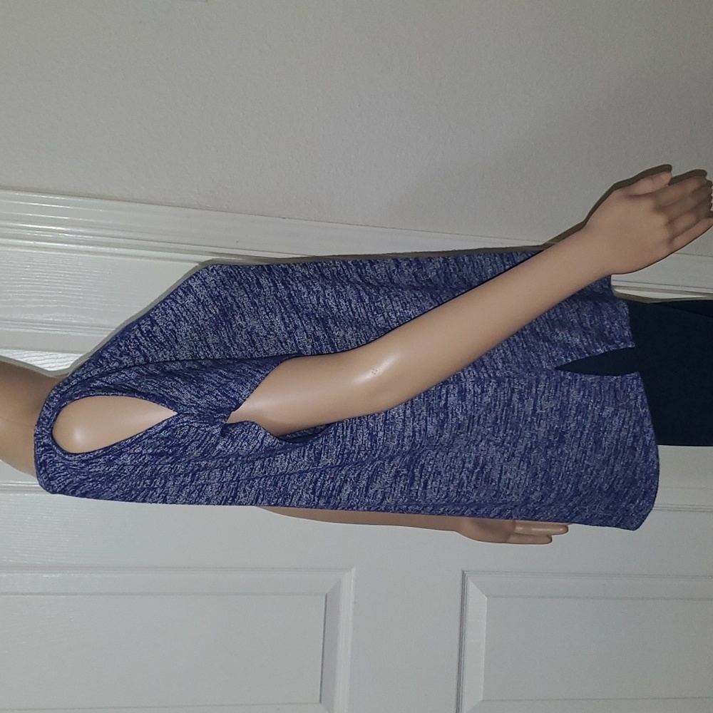 Apt.9 M marled blue and grey cold shoulder cozy knit medium weight top - Picture 3 of 7